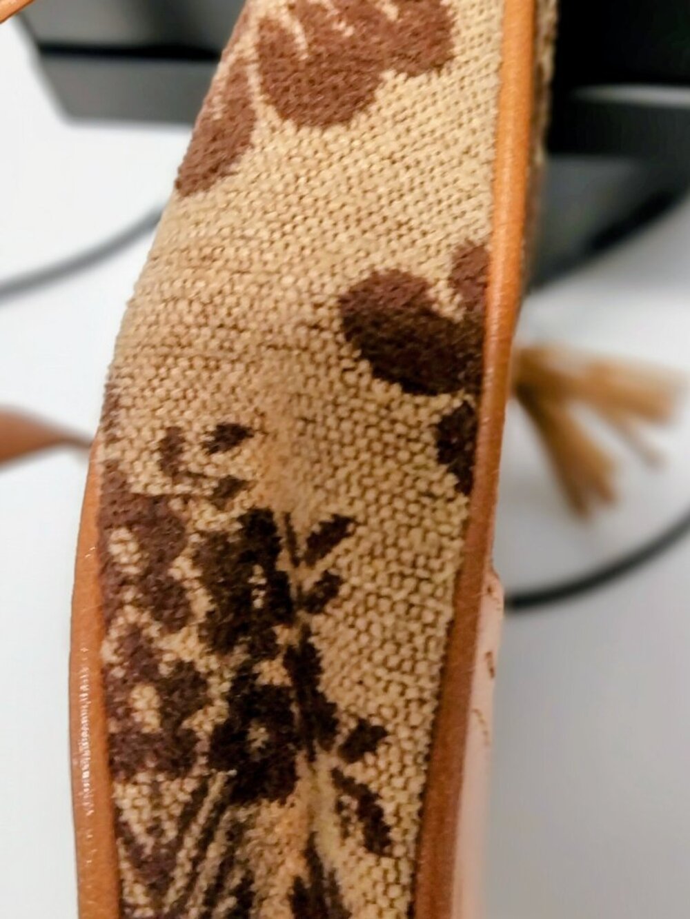 Small Tan Brocade Leather Handbag - Picture 5 of 6